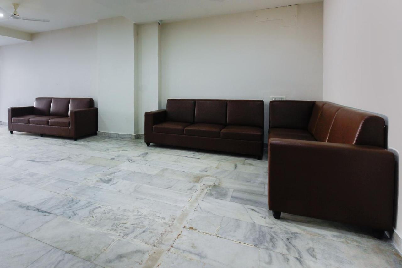 Capital O Sri Suprabhat Grand Near Kachiguda Railway Station Hyderabad Exterior photo