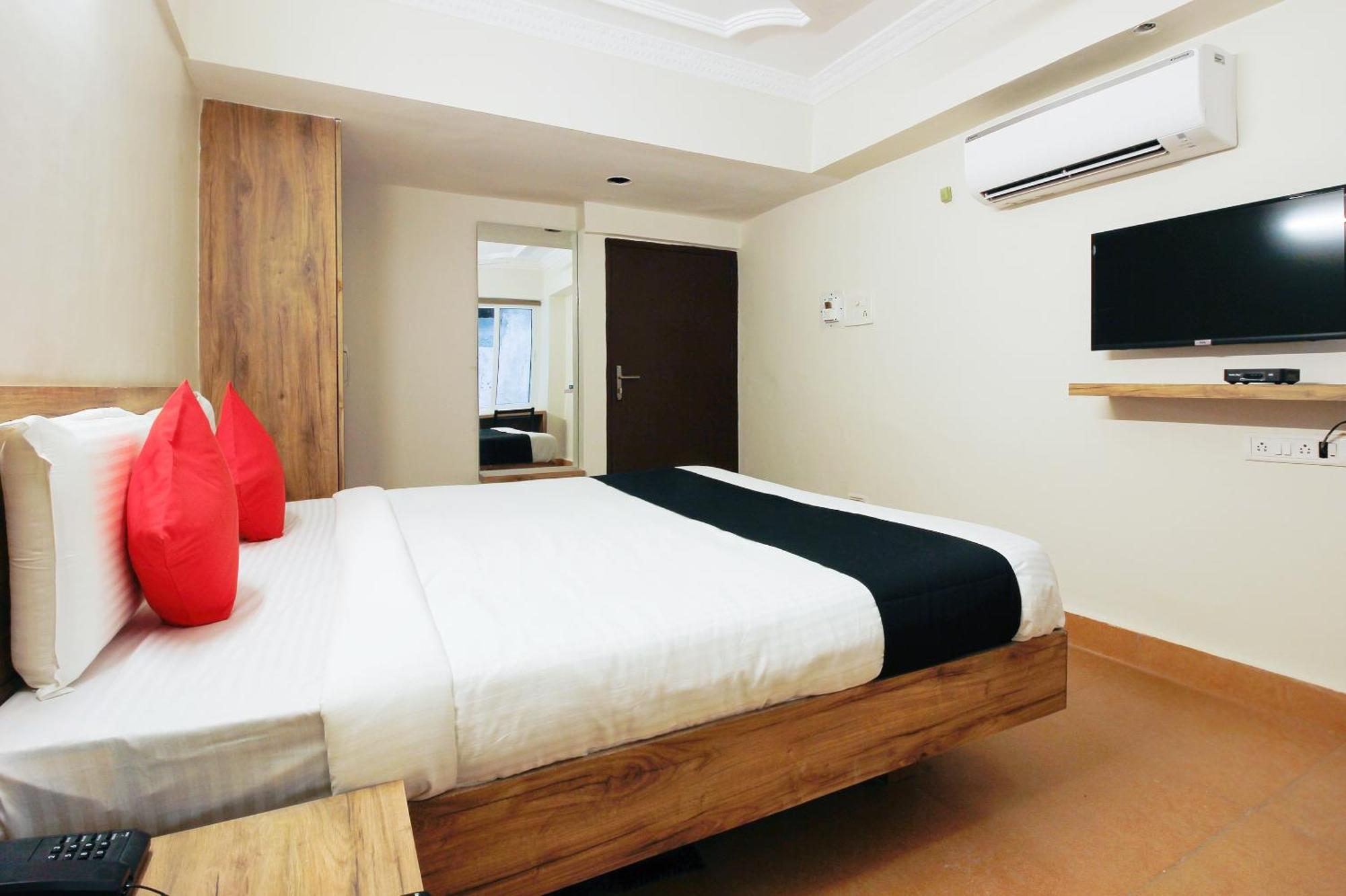 Capital O Sri Suprabhat Grand Near Kachiguda Railway Station Hyderabad Exterior photo