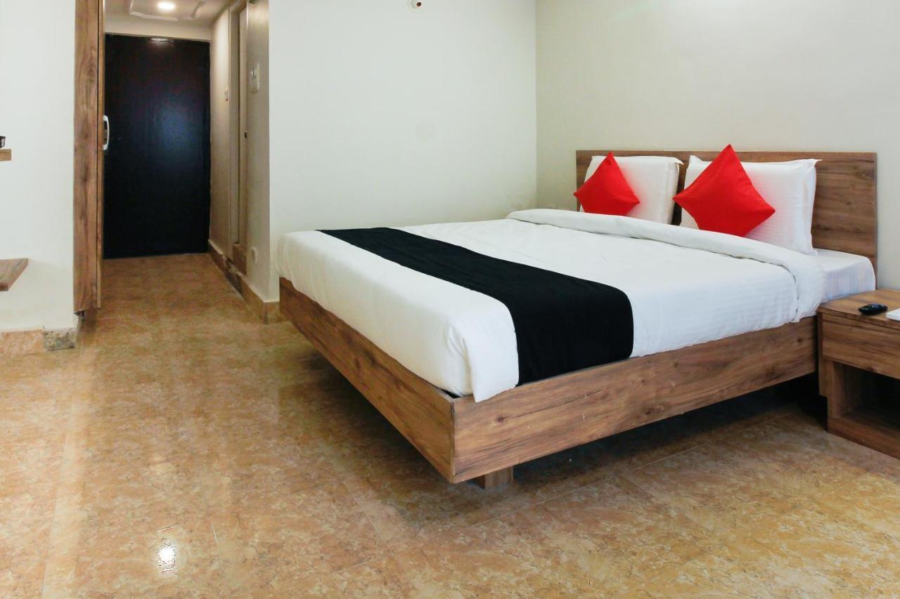 Capital O Sri Suprabhat Grand Near Kachiguda Railway Station Hyderabad Exterior photo